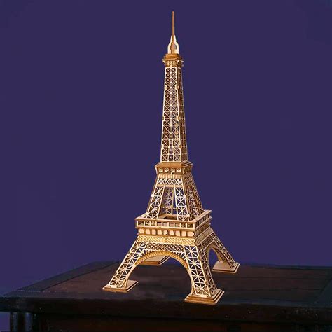 eiffel tower model